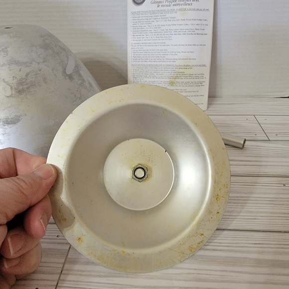 Classic Womder Mold Barbie Doll Cake Pan Wilton Pre-owned in good condition - Picture 7 of 9